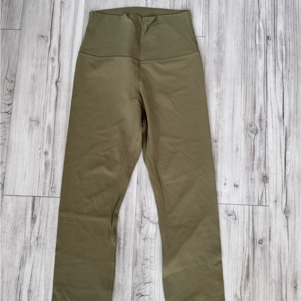 Lululemon green cropped leggings